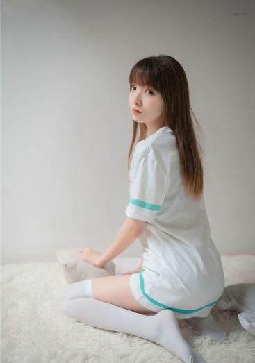 一奴5主在别墅调教