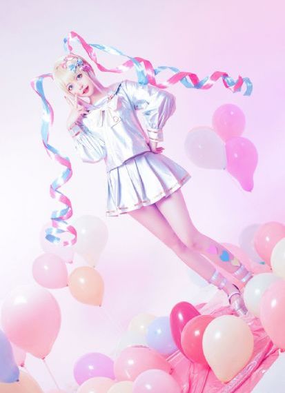 免费美女视频