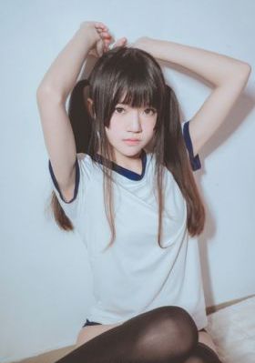 啊…啊你们一个一个来啊